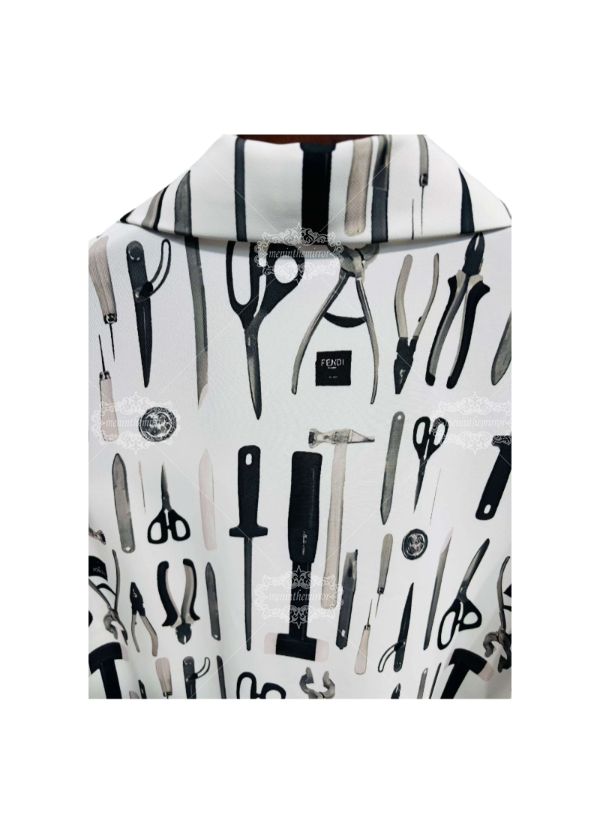 Kaus Barok Patung Monokrom | Galeri Mewah