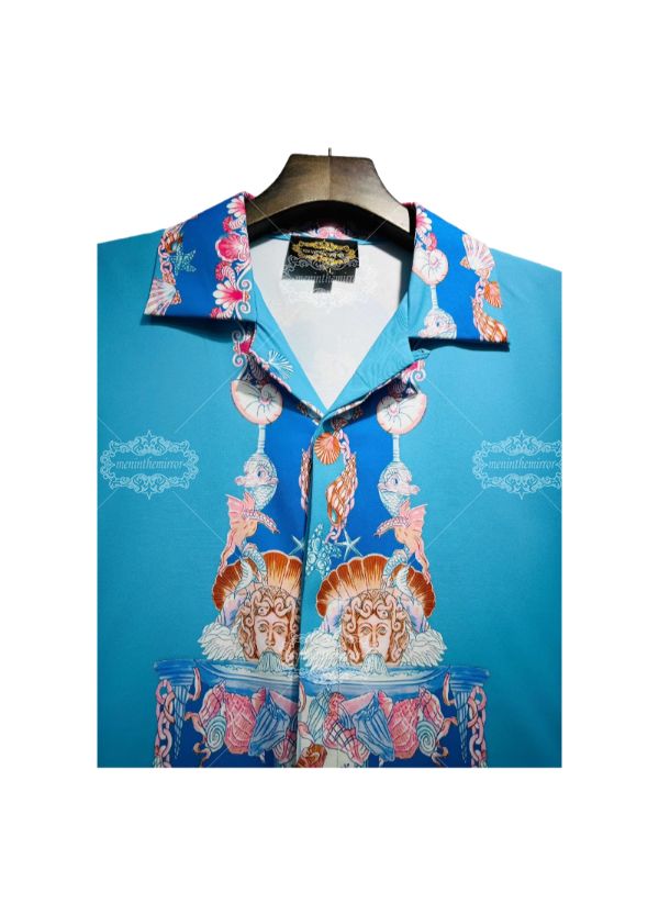 Kaus Emblem Barok Kontras Biru | Galeri Mewah