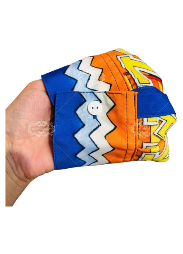 Kemeja Cetak Geometris Emas Biru Tua | Pola Teks Luxe Gelap Pendek